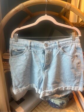 Light Blue Denim Mom Shorts - Casual Rolled Hem Top Sho